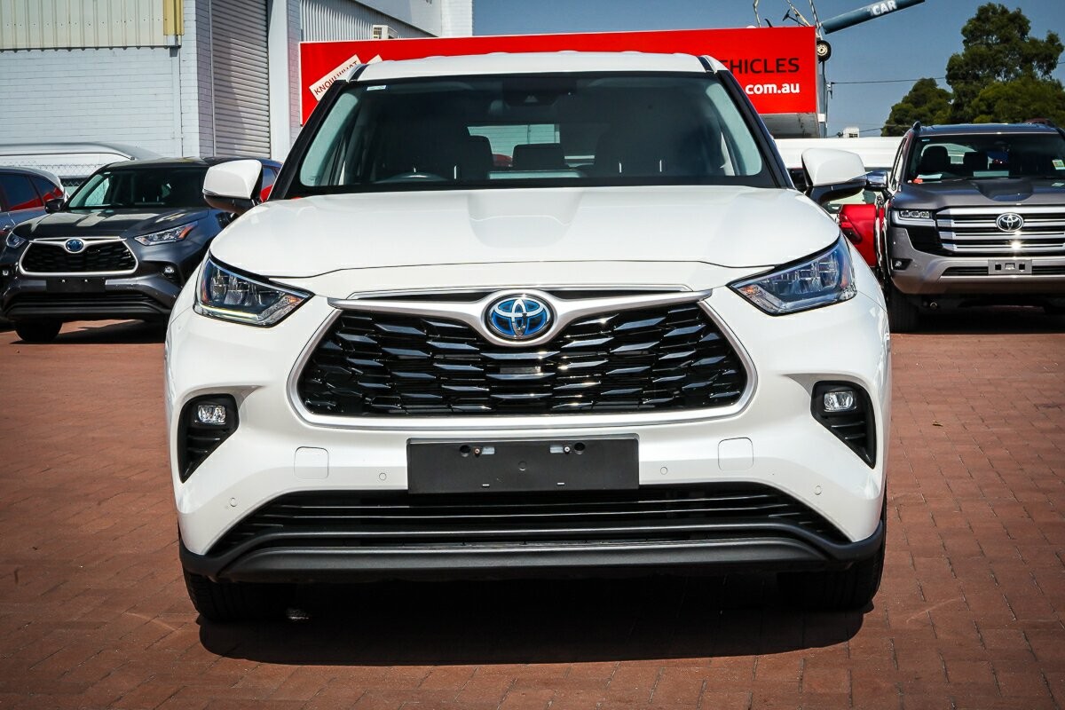 Toyota Kluger image 3