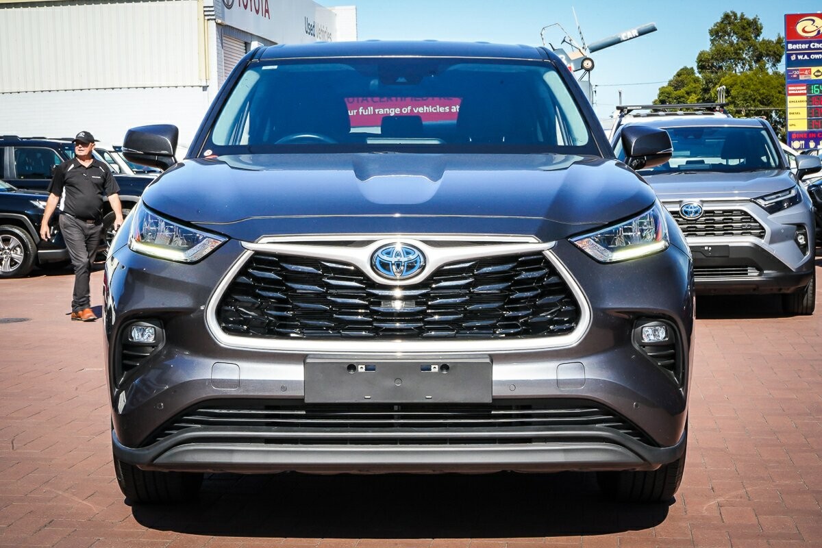 Toyota Kluger image 3