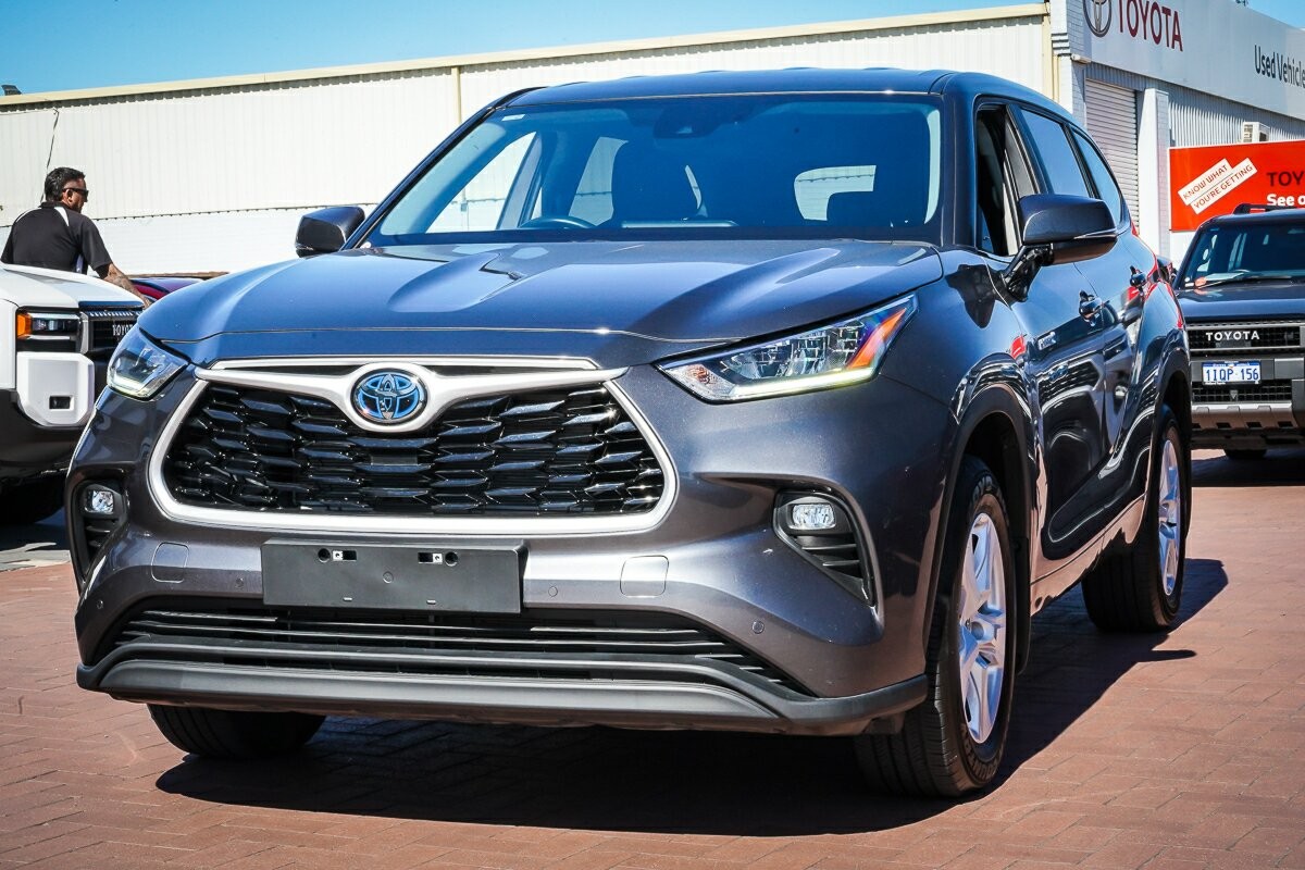 Toyota Kluger image 4