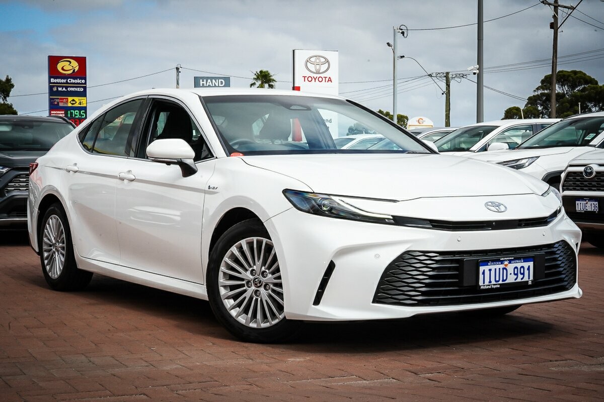 Toyota Camry image 1