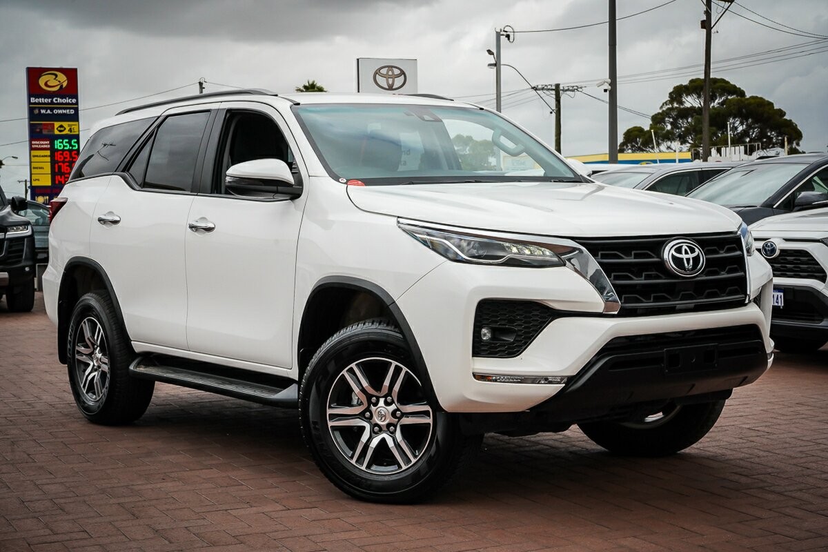 Toyota Fortuner image 1