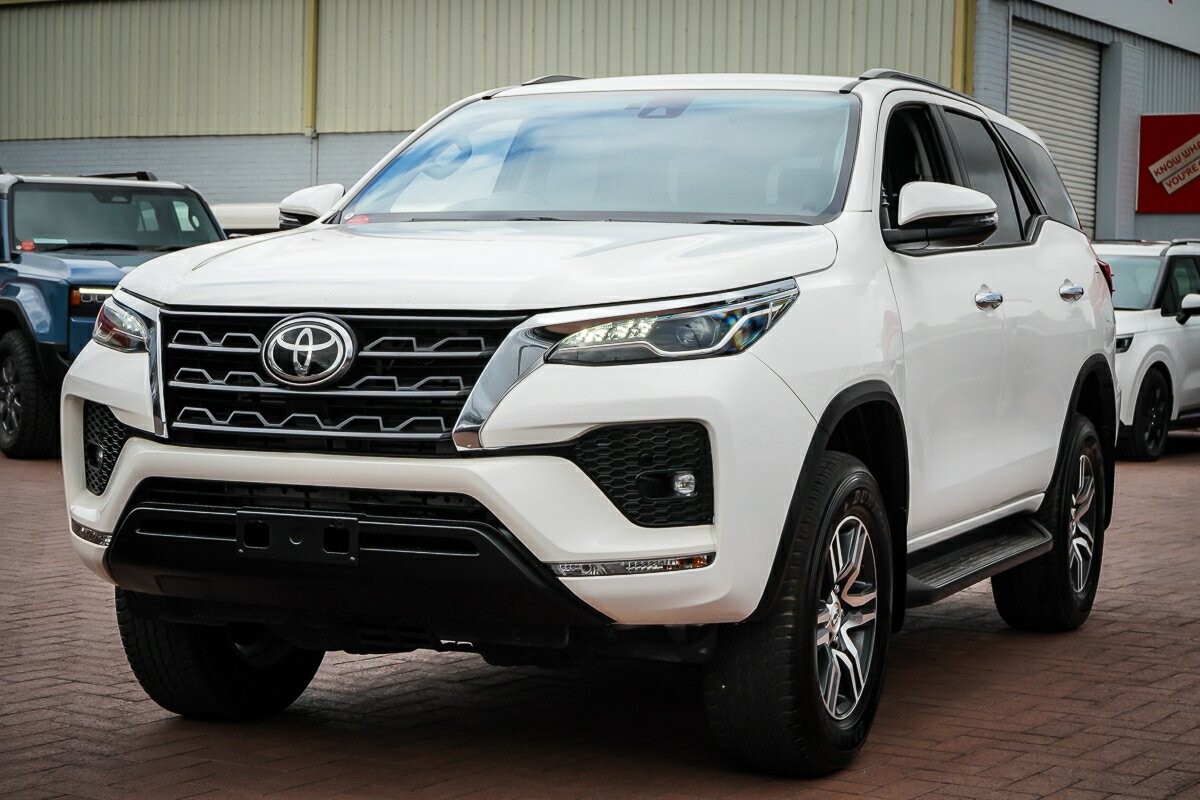 Toyota Fortuner image 4