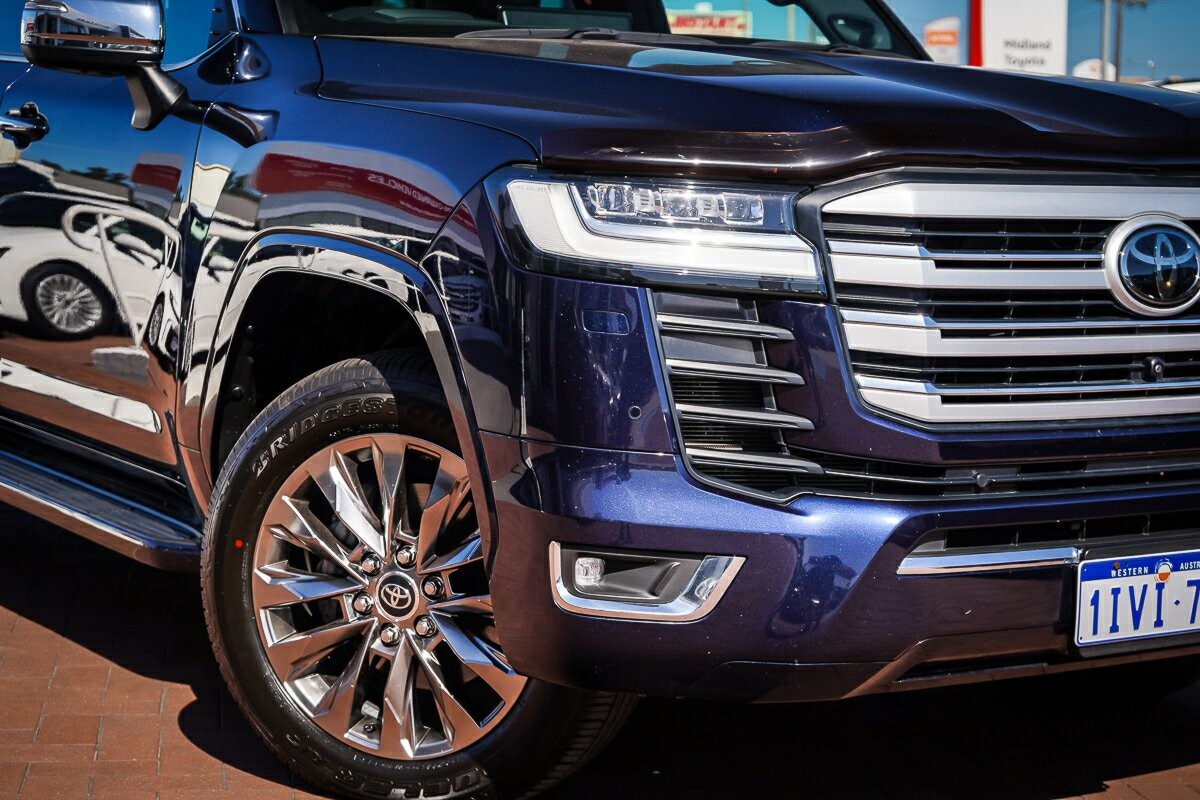 Toyota Landcruiser image 2