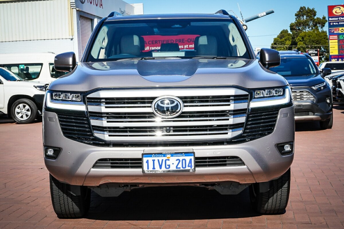 Toyota Landcruiser image 3