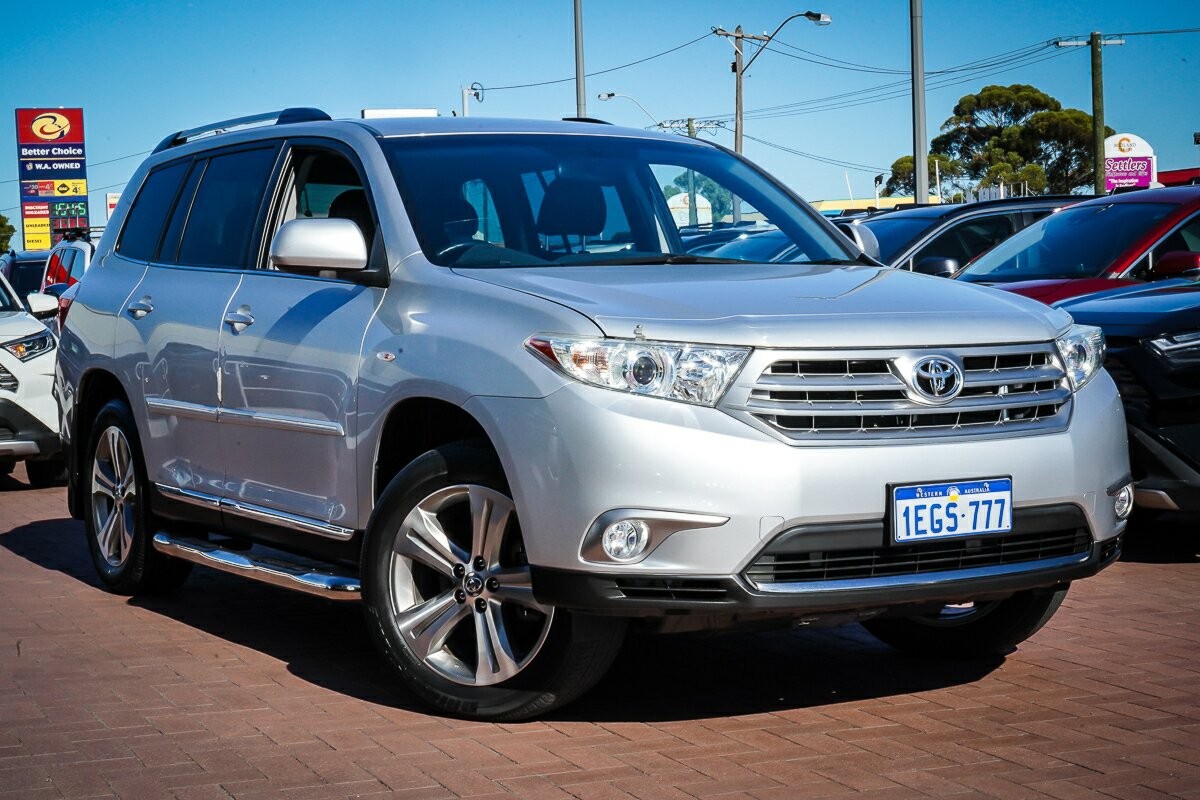 Toyota Kluger image 1