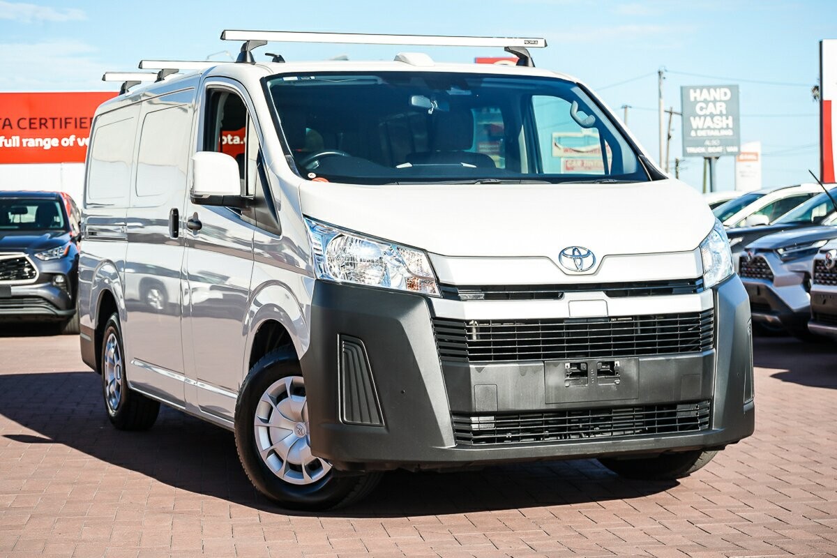 Toyota Hiace image 1