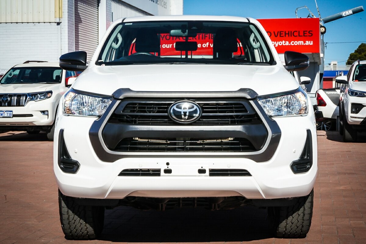 Toyota Hilux image 3