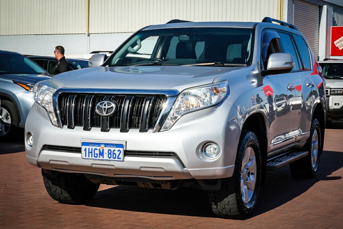Toyota Landcruiser Prado image 4