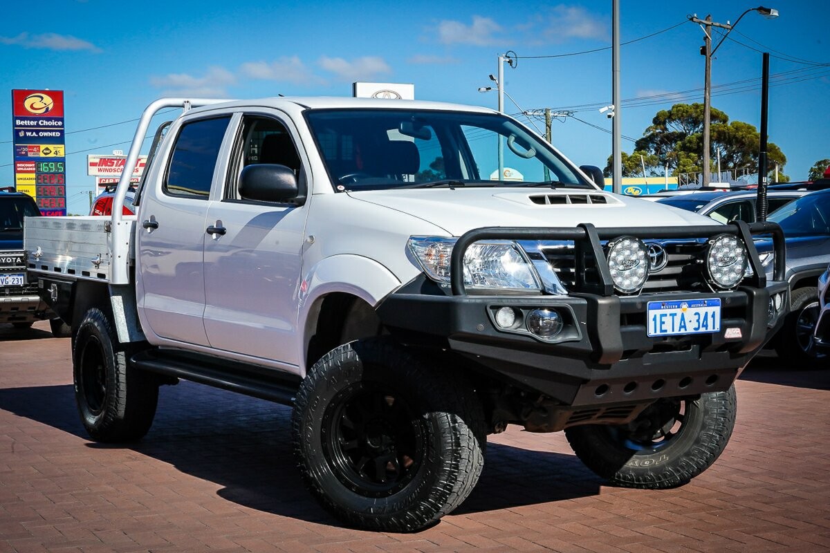 Toyota Hilux image 1