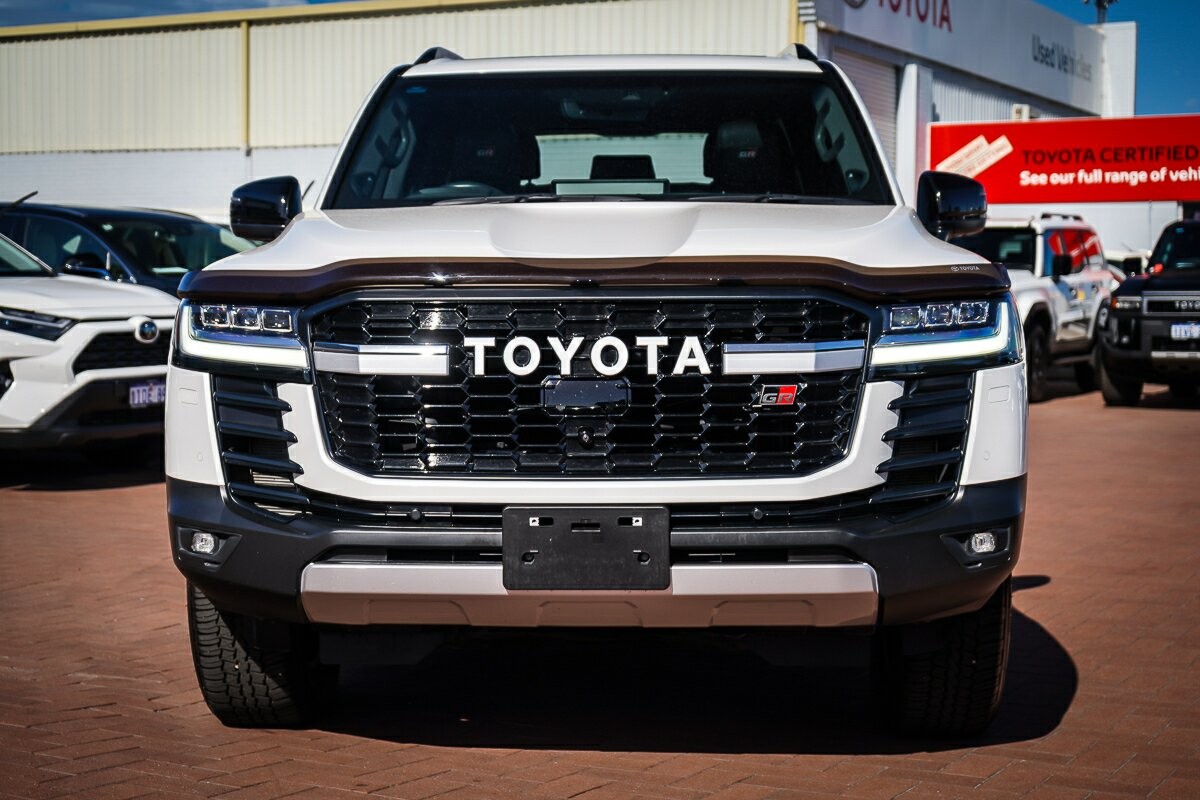 Toyota Landcruiser image 3