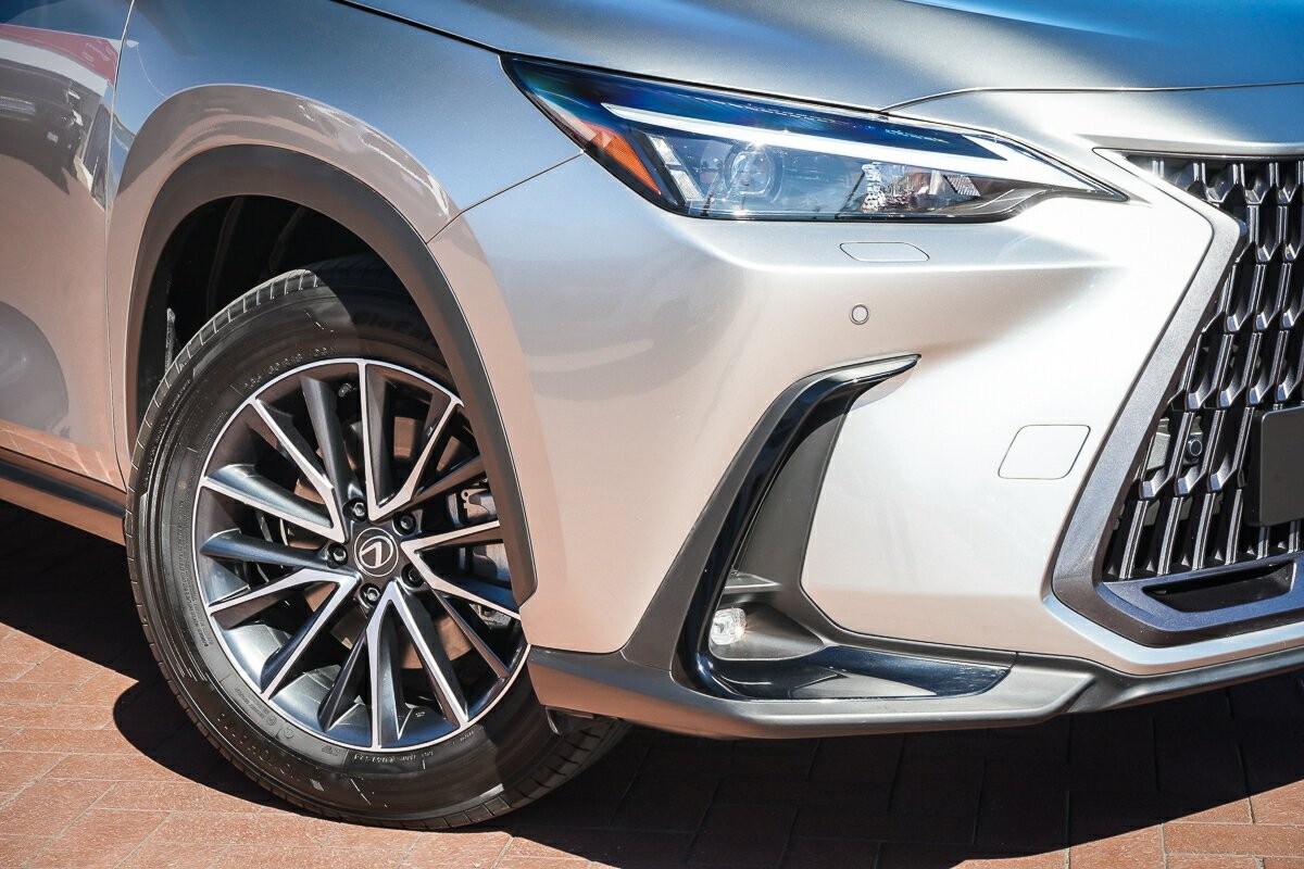 Lexus Nx image 2