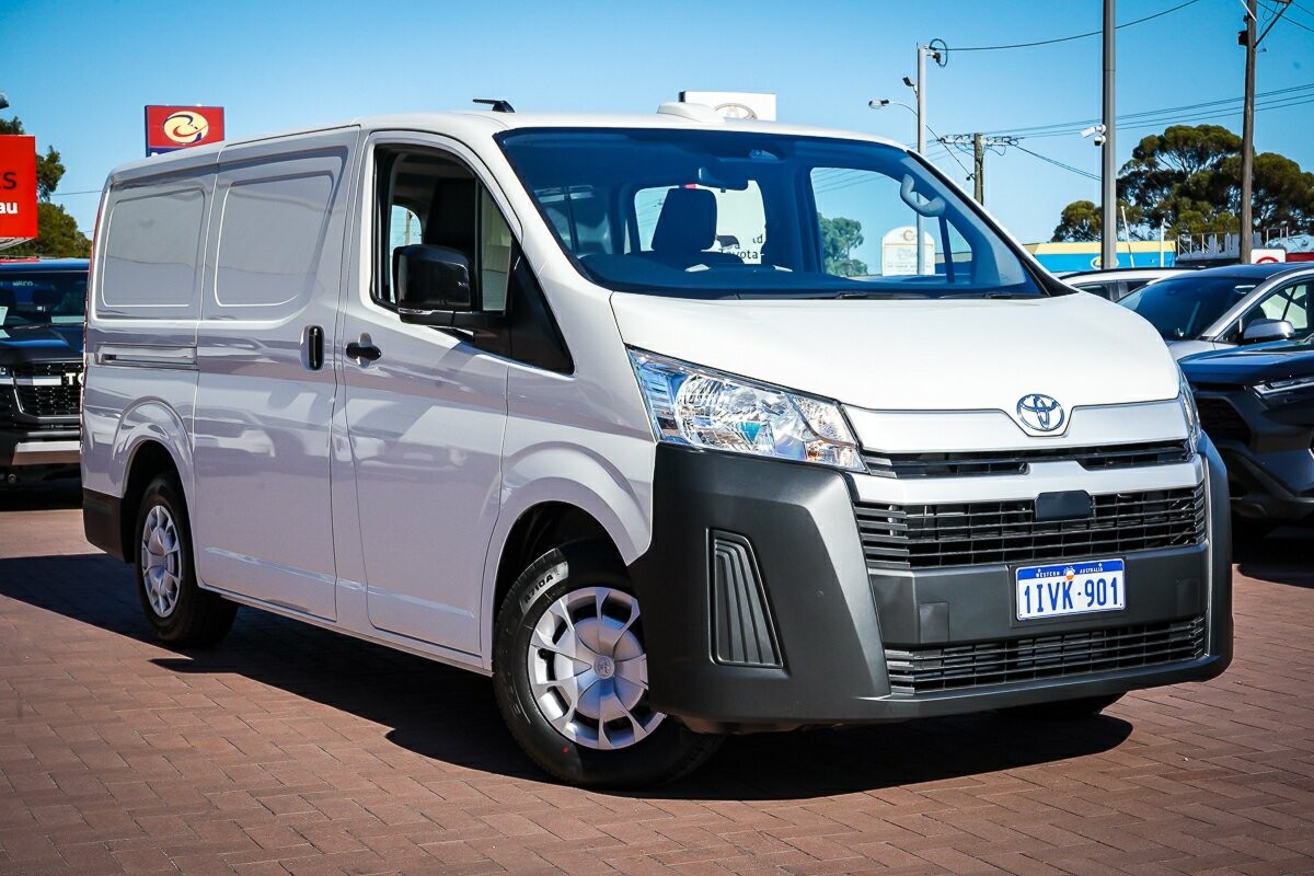 Toyota Hiace image 1