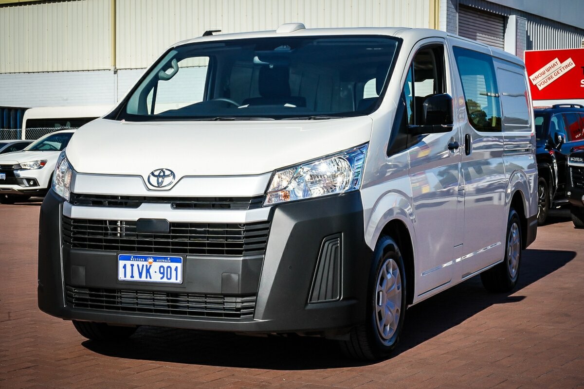 Toyota Hiace image 4