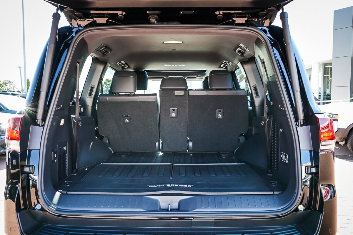 Toyota Landcruiser image 3