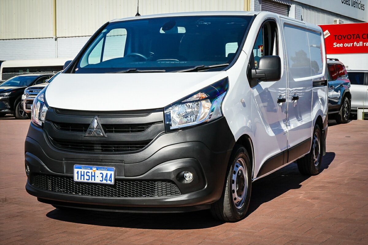 Mitsubishi Express image 4