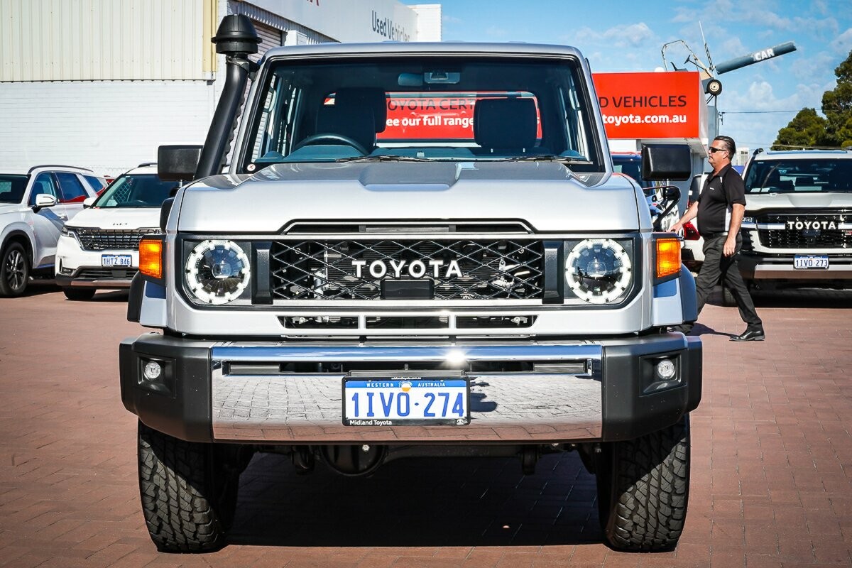 Toyota Landcruiser image 3