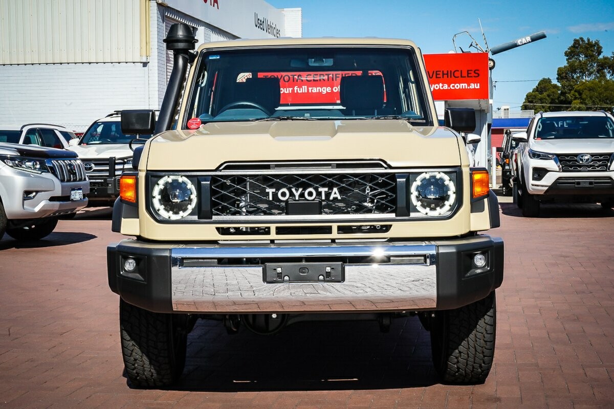 Toyota Landcruiser image 3