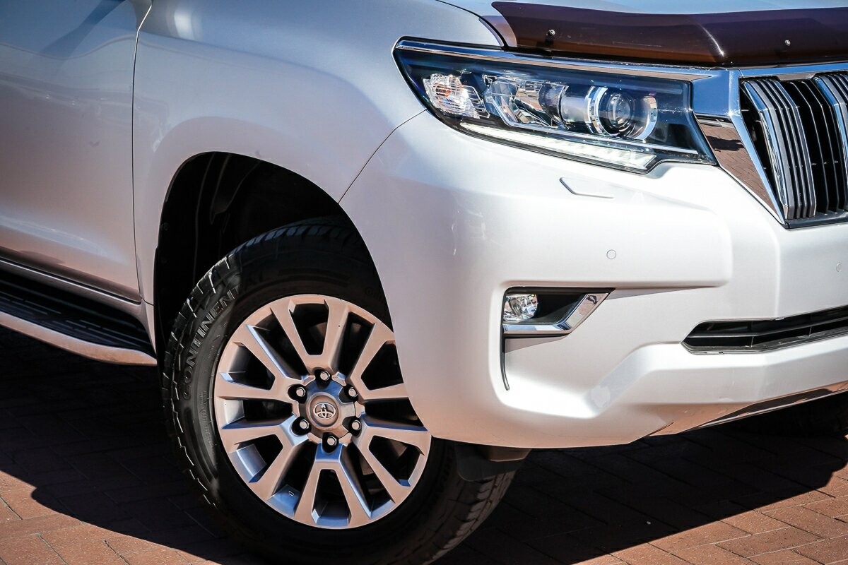 Toyota Landcruiser Prado image 2