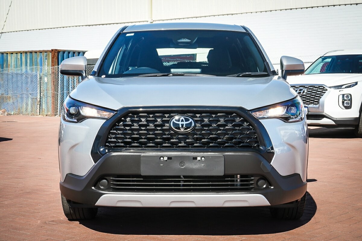 Toyota Corolla Cross image 3