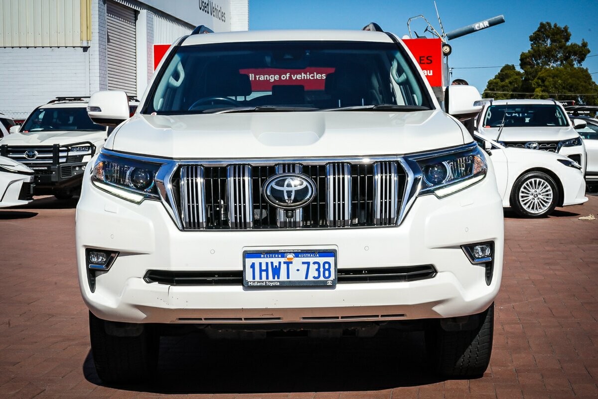 Toyota Landcruiser Prado image 3