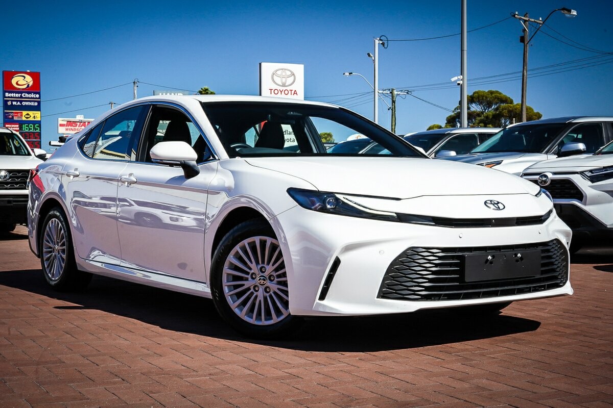 Toyota Camry image 1