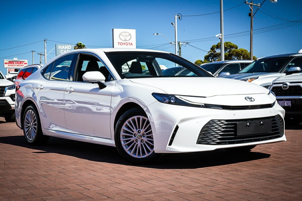 Toyota Camry image 1