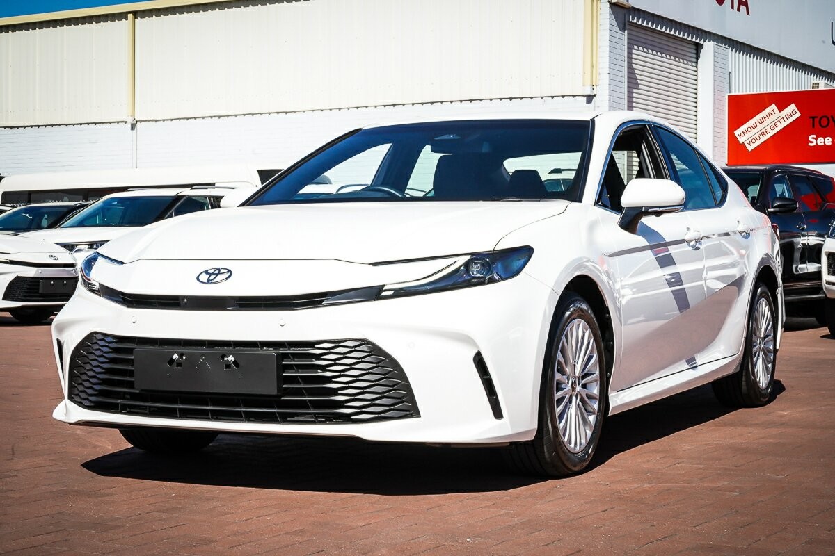 Toyota Camry image 4