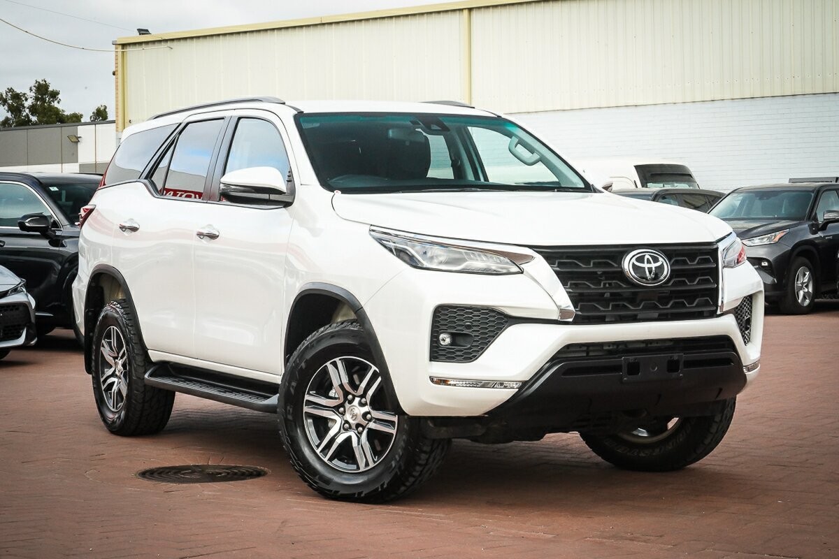Toyota Fortuner image 1