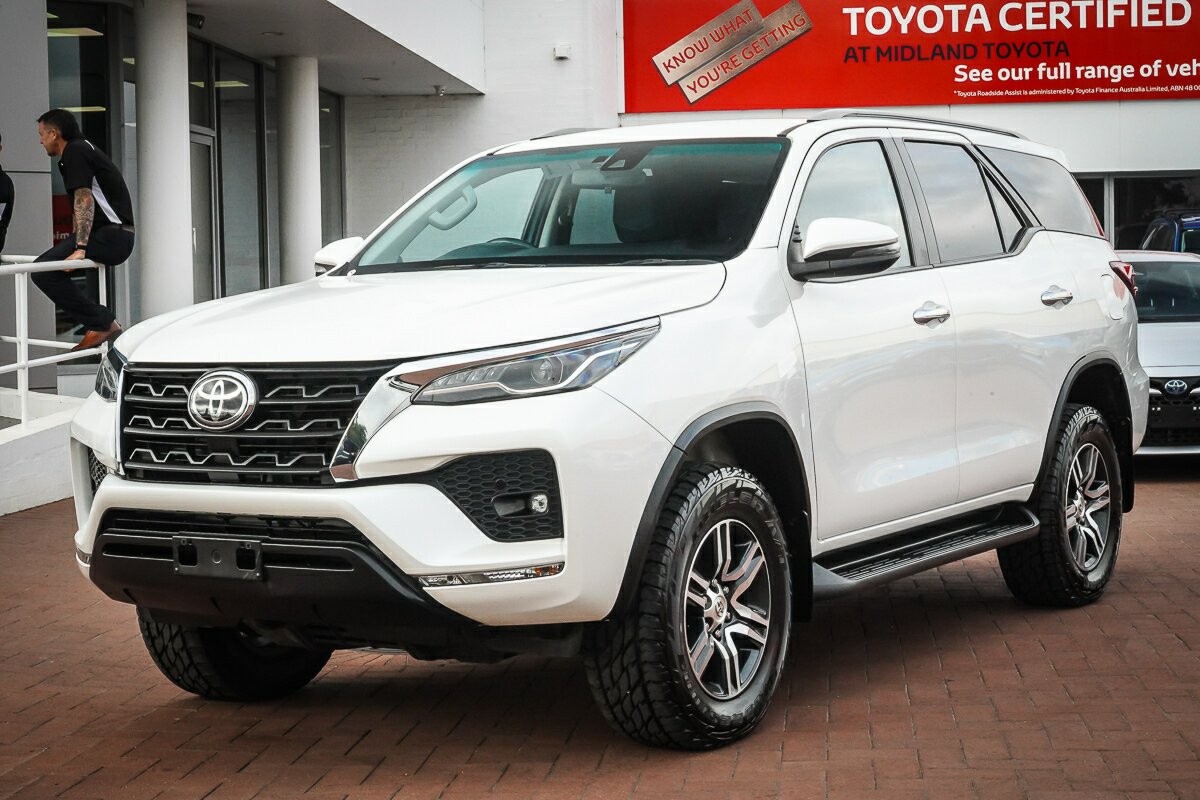 Toyota Fortuner image 4