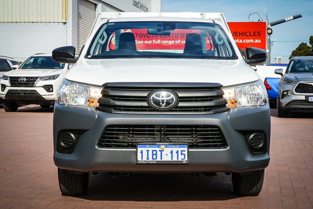 Toyota Hilux image 3