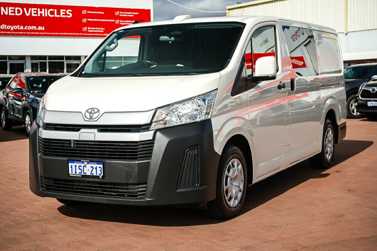 Toyota Hiace image 4