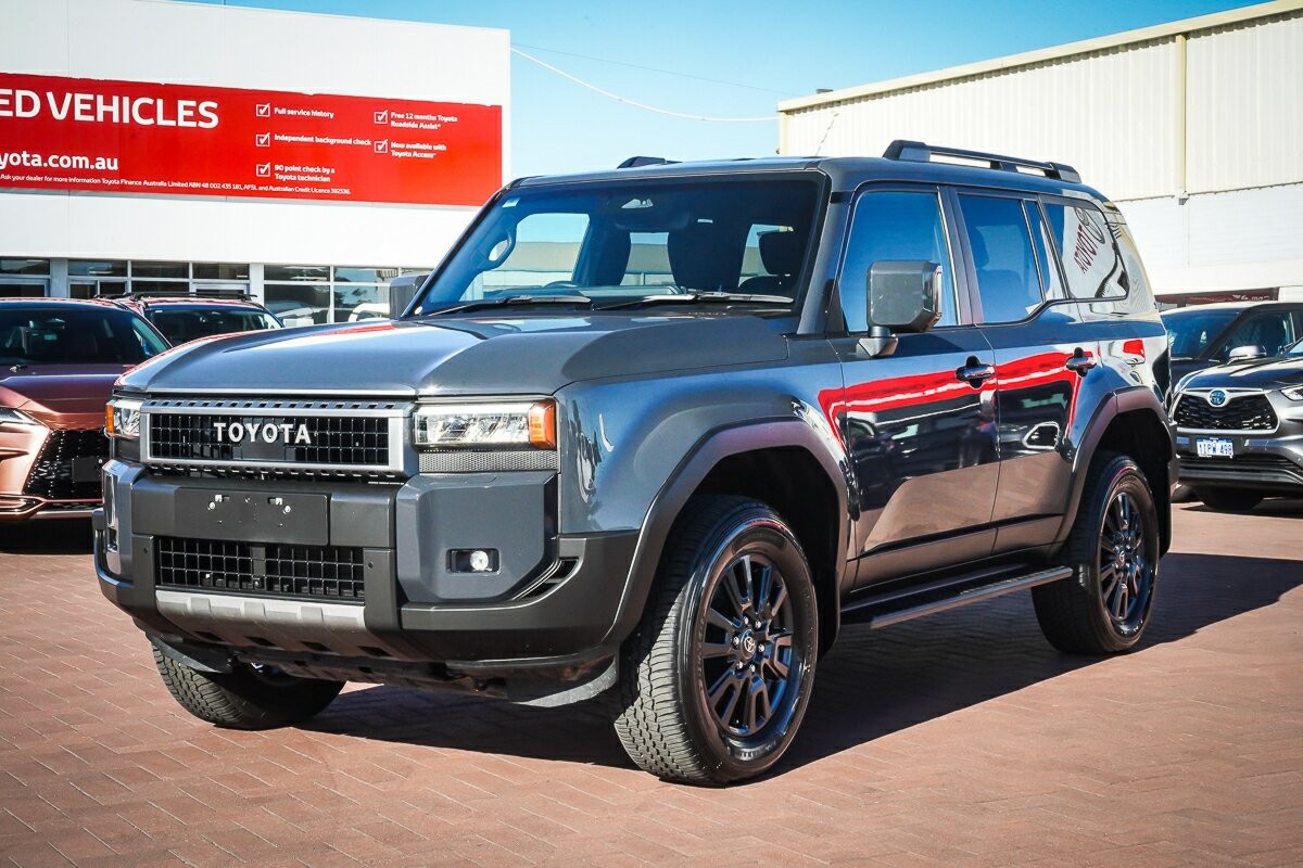 Toyota Landcruiser Prado image 4