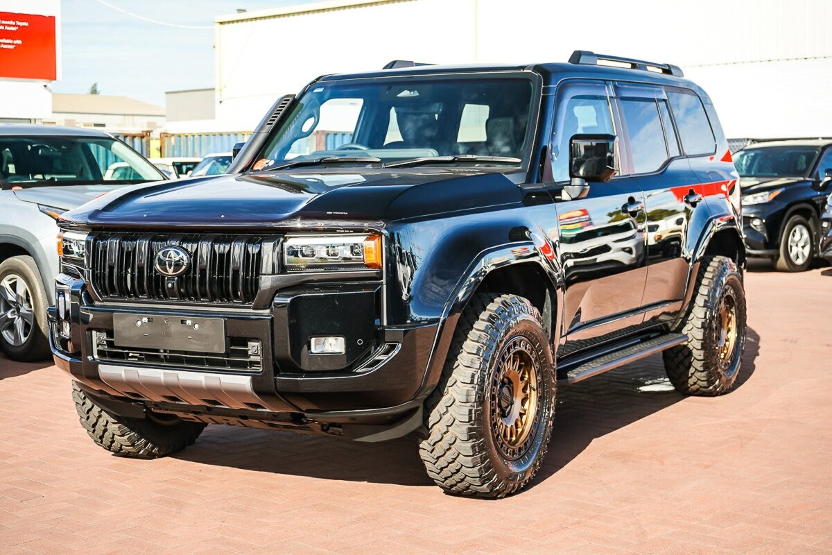 Toyota Landcruiser Prado image 4