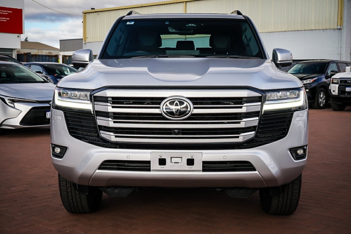 Toyota Landcruiser image 3