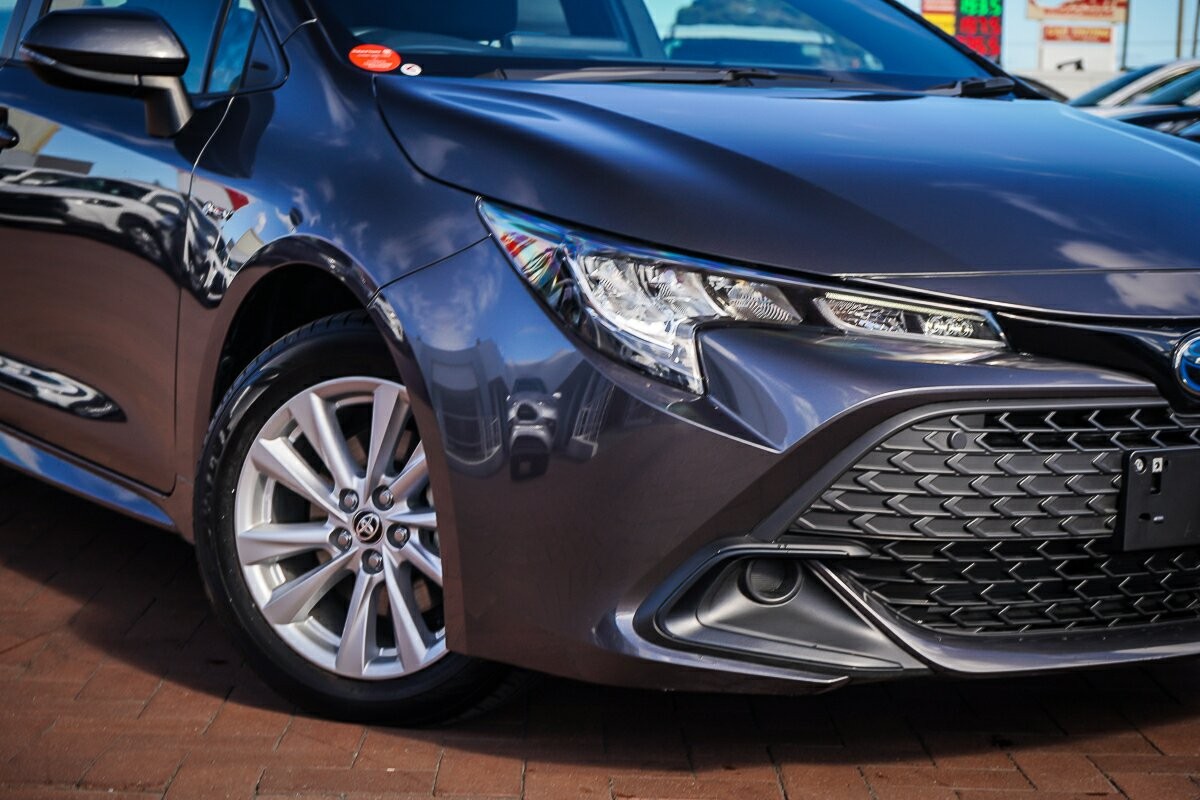 Toyota Corolla image 2