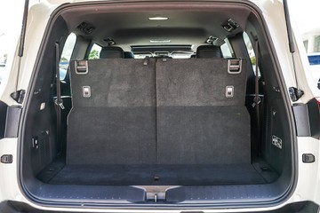https://vehicle-cdn.autoleague.cloud/28166_6512017_11.jpg