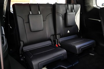 https://vehicle-cdn.autoleague.cloud/28166_6512017_13.jpg