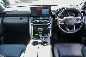 https://vehicle-cdn.autoleague.cloud/28166_6512017_15.jpg