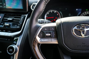 https://vehicle-cdn.autoleague.cloud/28166_6512017_21.jpg