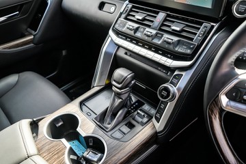https://vehicle-cdn.autoleague.cloud/28166_6512017_26.jpg