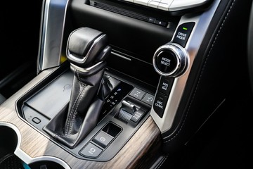 https://vehicle-cdn.autoleague.cloud/28166_6512017_27.jpg