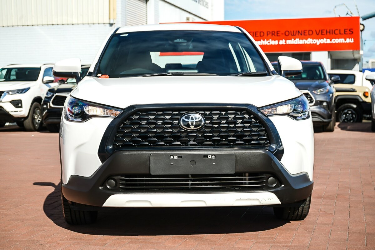 Toyota Corolla Cross image 3