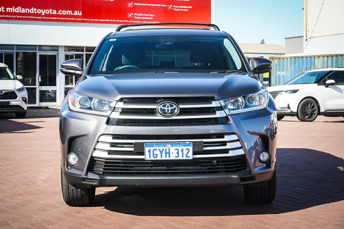 Toyota Kluger image 3