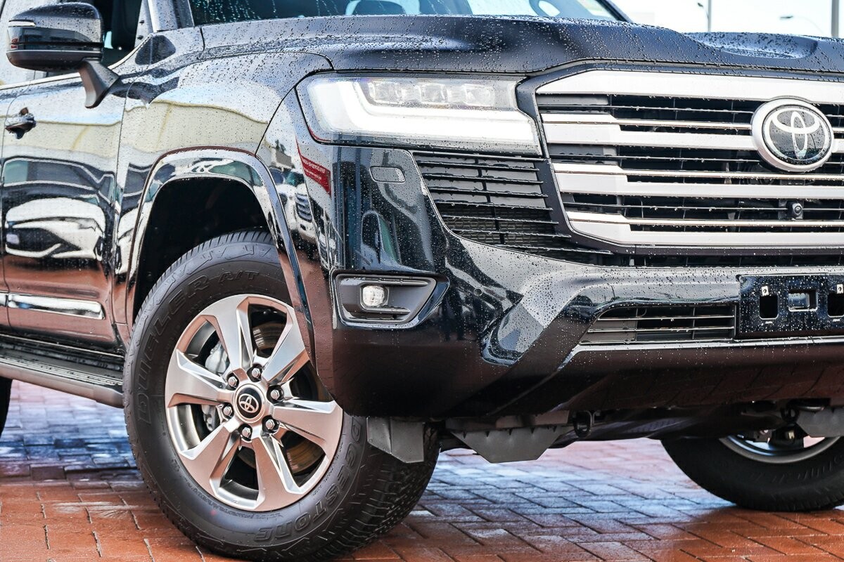 Toyota Landcruiser image 2