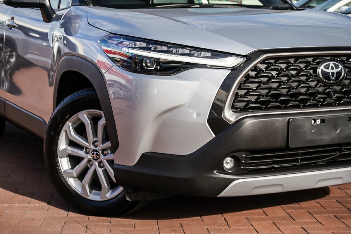 Toyota Corolla Cross image 2