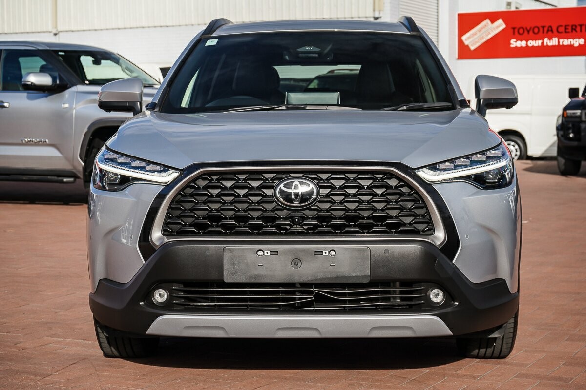 Toyota Corolla Cross image 3