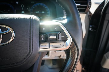 https://vehicle-cdn.autoleague.cloud/28166_6512041_17.jpg