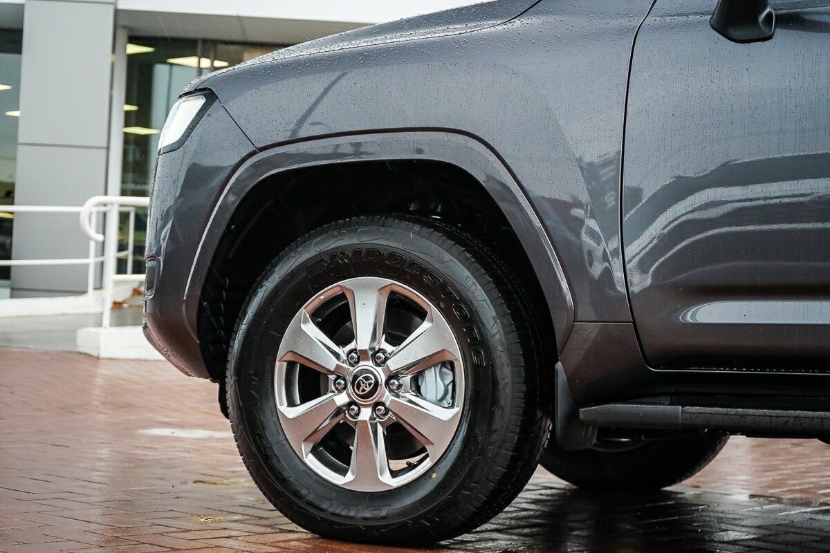 Toyota Landcruiser image 4