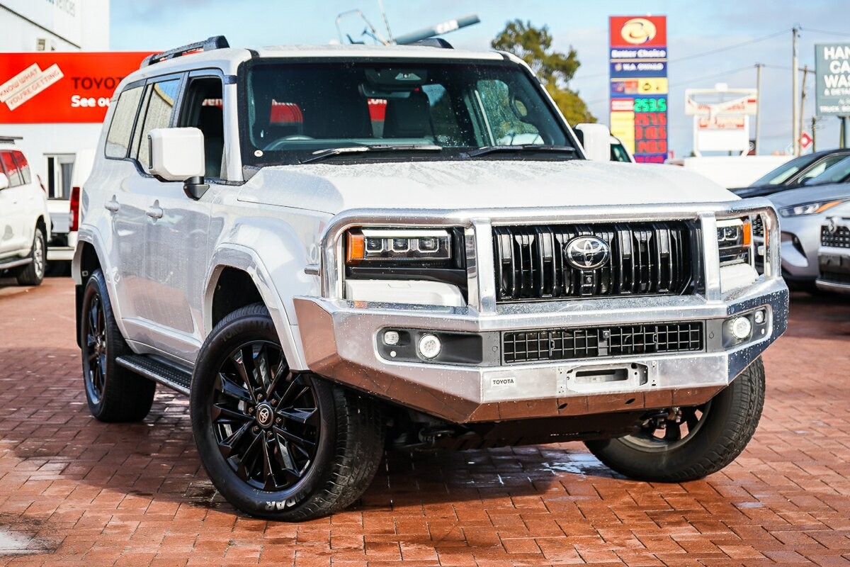 Toyota Landcruiser Prado image 1