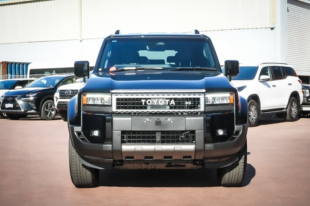 Toyota Landcruiser Prado image 4